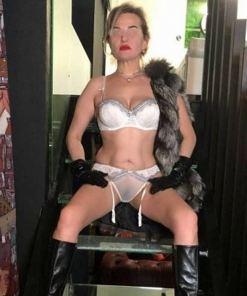 Лена, 52
